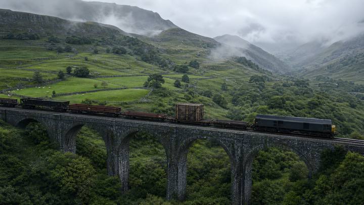 Shot 3, Valley Transport · Extreme wide